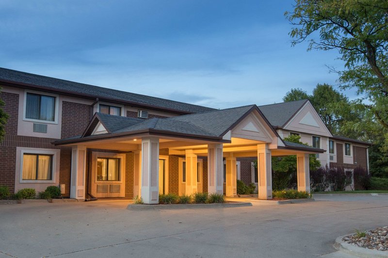 Super 8 by Wyndham Clive/W Des Moines - photo 1
