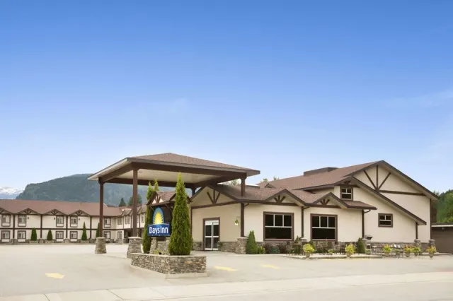 Days Inn & Suites by Wyndham Revelstoke, British Columbia