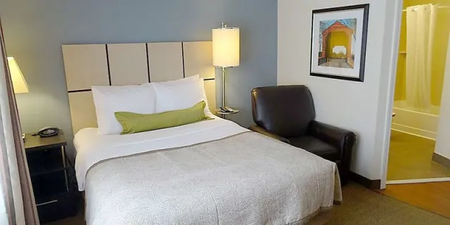 Sonesta Simply Suites Cleveland North Olmsted Airport - photo 2