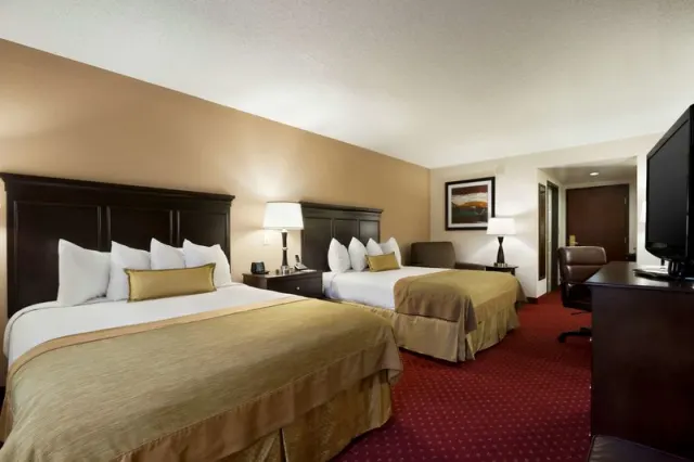Spark by Hilton Charlotte Tyvola I77 - photo 4