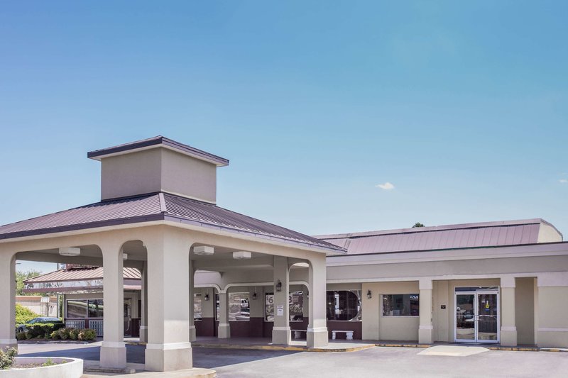 Super 8 by Wyndham Augusta - fotografie 1