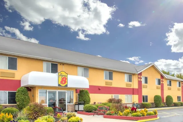 Super 8 by Wyndham Medina - photo 3