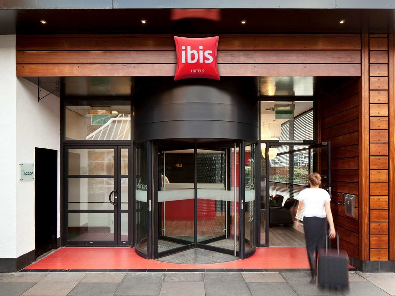 ibis Stevenage Centre Hotel - photo 1