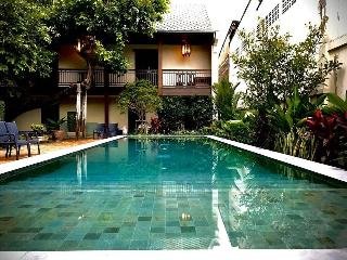 Villa Bangkok Hotel - photo 2