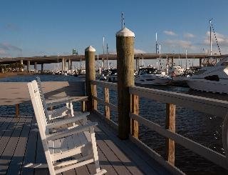 Courtyard Charleston Waterfront - photo 2