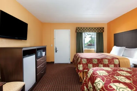Days Inn by Wyndham Queensbury/Lake George