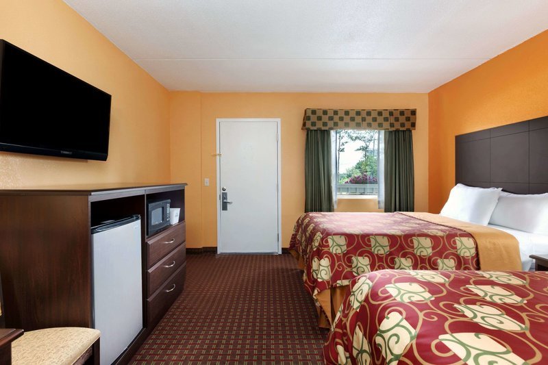 Days Inn by Wyndham Queensbury/Lake George - photo 1