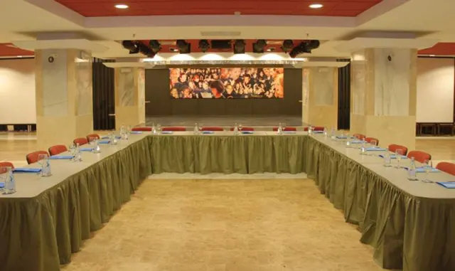 Holiday World Village Hotel - photo 3