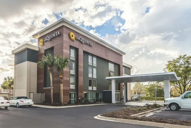 La Quinta Inn & Suites by Wyndham Myrtle Beach - N Kings Hwy, Myrtle Beach