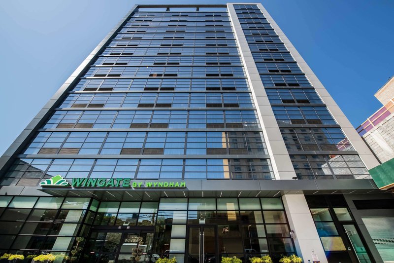Wingate by Wyndham Long Island City - photo 1