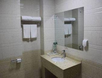 Super 8 by Wyndham Panjin Da Wa - photo 4