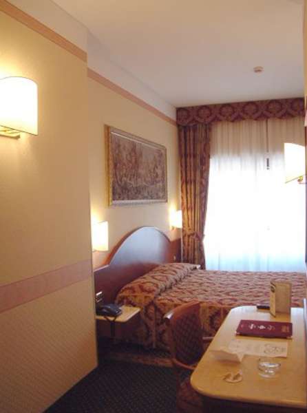 King Hotel - صورة 3
