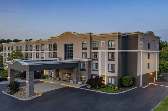 La Quinta Inn & Suites by Wyndham Sevierville / Kodak - photo 2