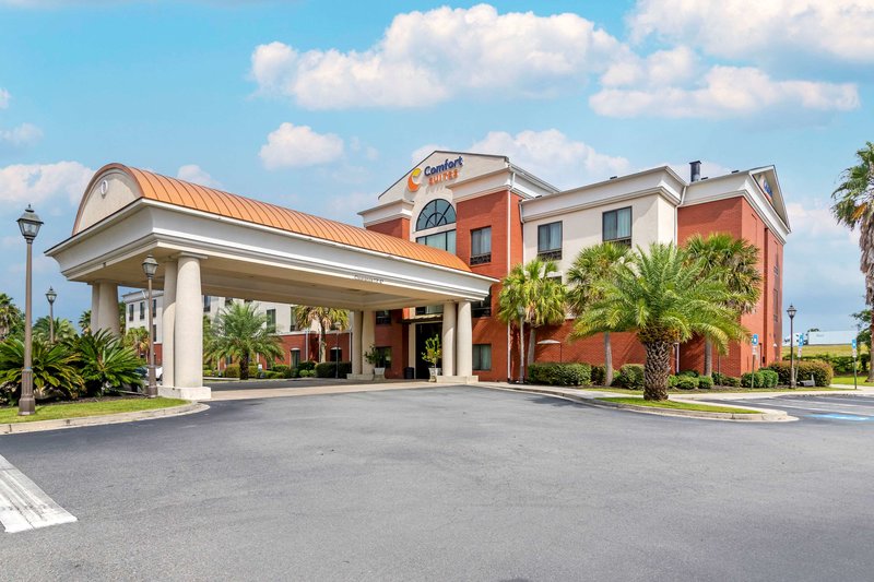 Comfort Suites Savannah North - photo 1