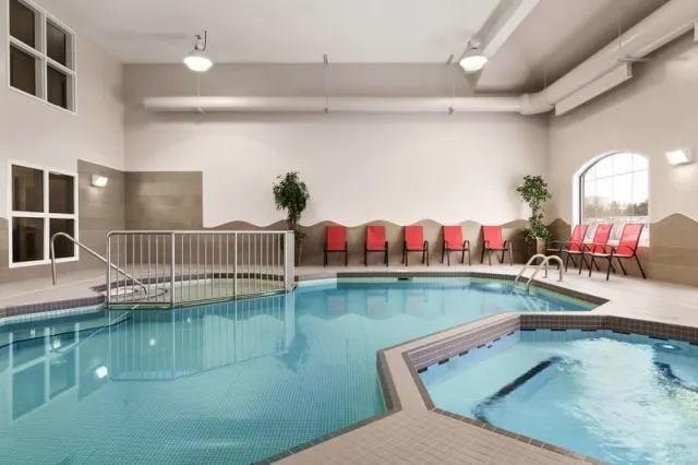 Days Inn & Suites by Wyndham Brandon - photo 3