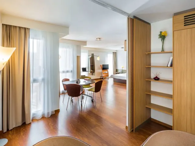 Aparthotel Adagio Nantes Centre - foto 2