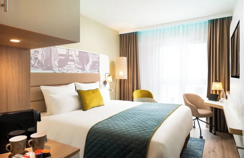 Leonardo Hotel Hamburg Altona - photo 1