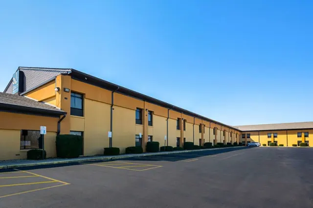 Quality Inn & Suites Greensburg I-74 - снимка 3