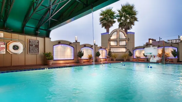 Best Western Plus Humboldt Bay Inn - photo 3