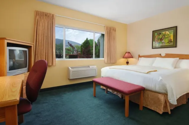 Days Inn by Wyndham Penticton Conference Centre - photo 3