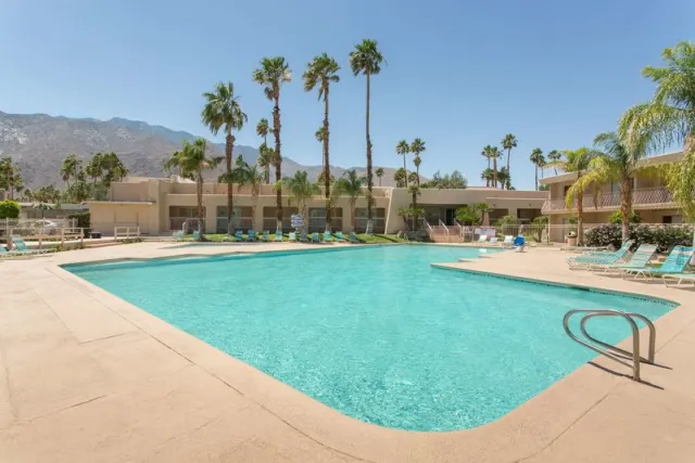 Days Inn by Wyndham Palm Springs - photo 3