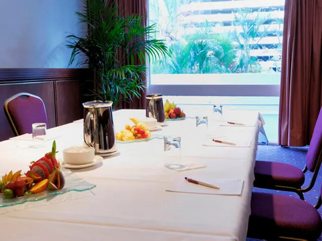 Royal on the Park Hotel & Suites - photo 4