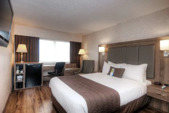 Days Inn By Wyndham Victoria on the Harbour - photo 4