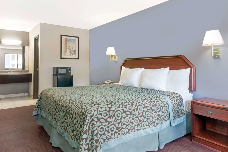 Days Inn by Wyndham Ruidoso Downs - photo 1