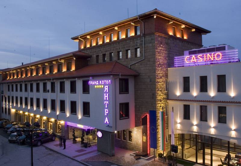 Yantra Grand Hotel - photo 1