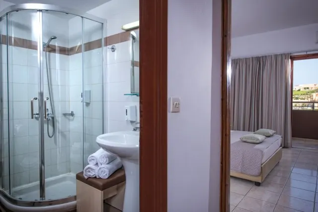 Blue Bay Resort Hotel - photo 2