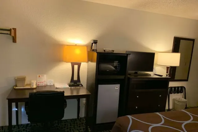 Super 8 by Wyndham Shakopee - photo 3