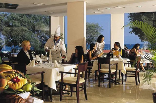 Hotel Estreya Palace - photo 4