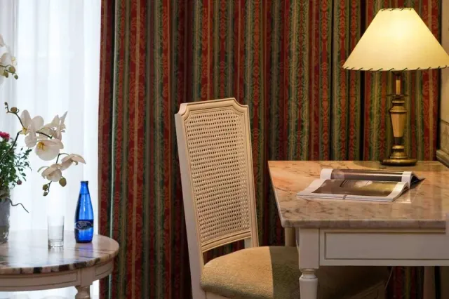 Motel One Madrid-Plaza de España - photo 4