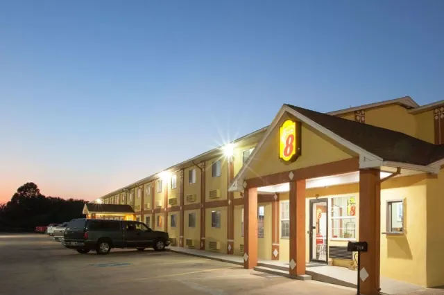 Super 8 by Wyndham Chickasha, Chickasha
