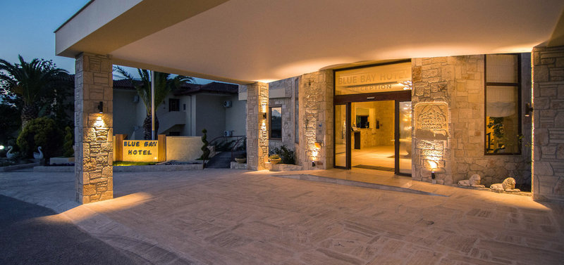 Blue Bay Hotel - photo 1