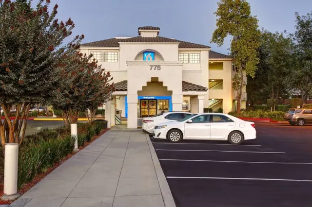 Motel 6 - foto 2