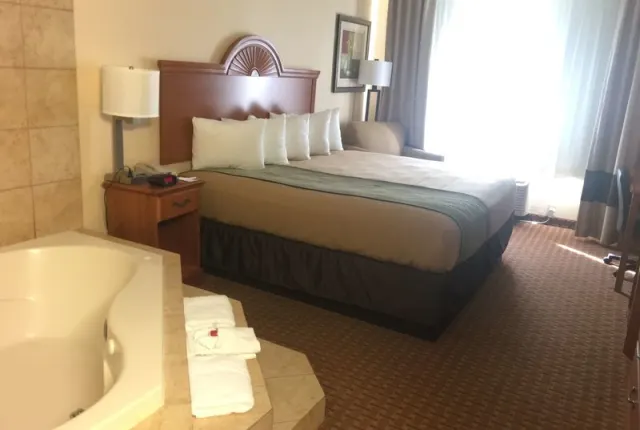Super 8 by Wyndham Great Bend - photo 2