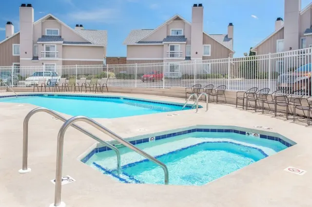 Hawthorn Extended Stay by Wyndham Green Bay - photo 3