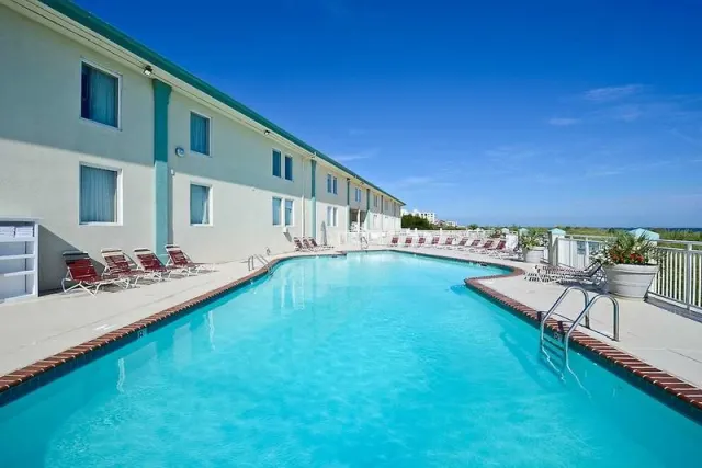 Best Western Plus Holiday Sands Inn  Suites - photo 3