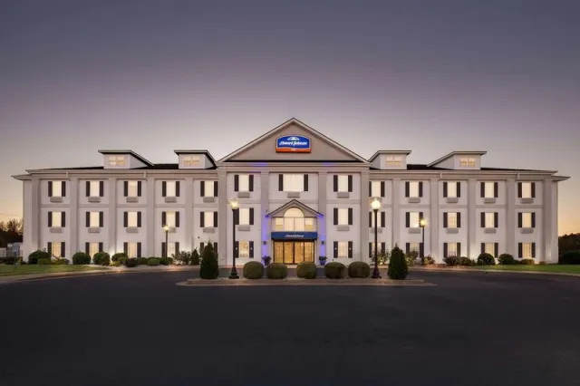 Howard Johnson by Wyndham Jackson - photo 4