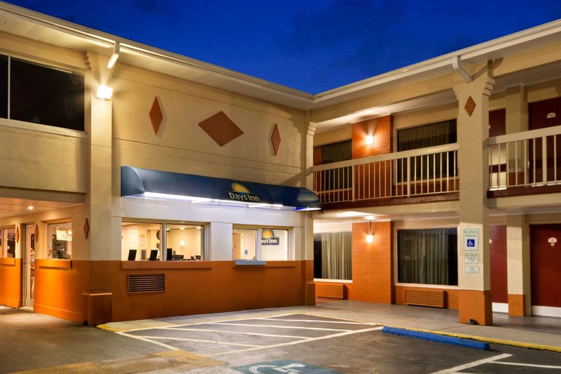 Days Inn by Wyndham Jacksonville NC - photo 1