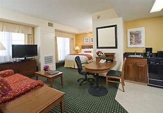 Burt's Hotel - foto 2