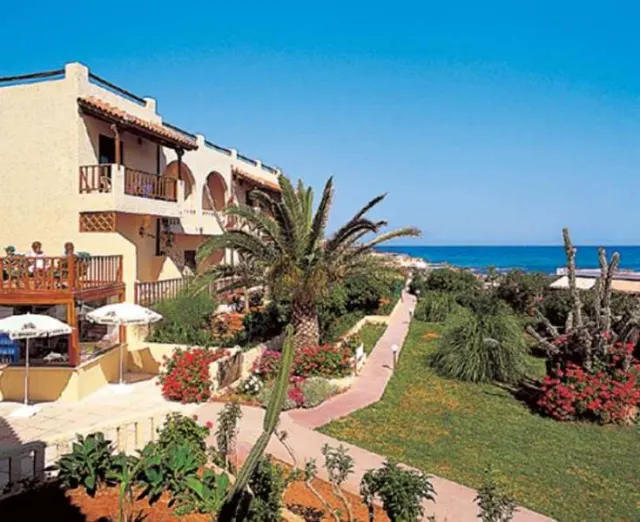 Bungalow Beach Resort - photo 4