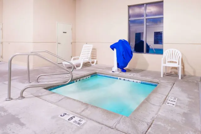 Super 8 by Wyndham Columbia East - photo 3