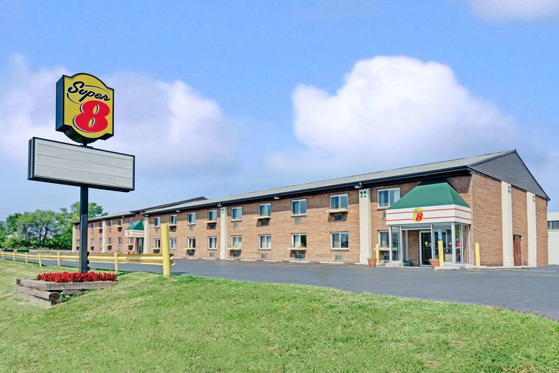 Super 8 by Wyndham KenmoreBuffaloNiagara Falls Area - foto 1