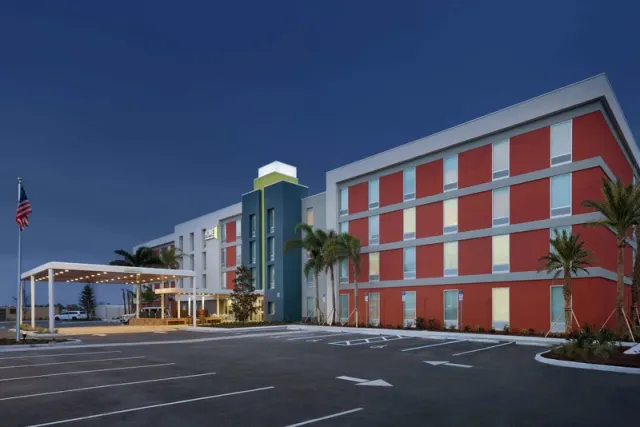 Home2 Suites by Hilton Orlando / International Drive South - photo 2
