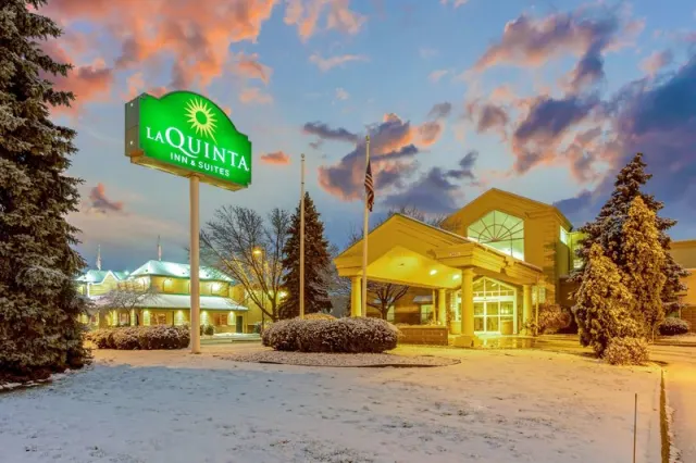 La Quinta Inn Suites by Wyndham Appleton College Avenue, Wisconsin