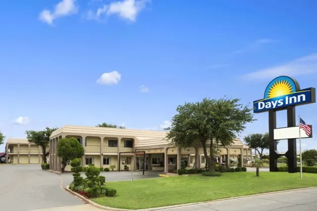Days Inn by Wyndham Dallas Irving, Irving