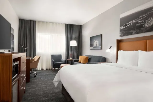La Quinta Inn & Suites by Wyndham San Luis Obispo Downtown - снимка 3