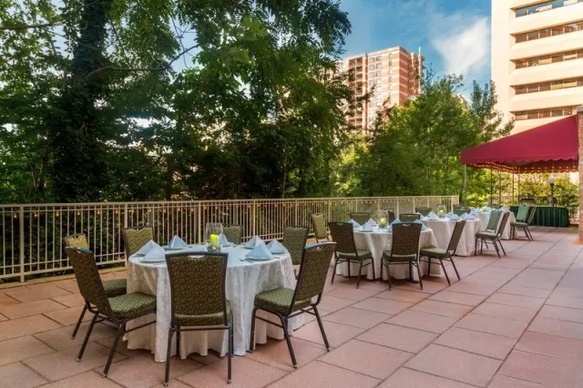 Hilton Garden Inn ArlingtonCourthouse Plaza - photo 3